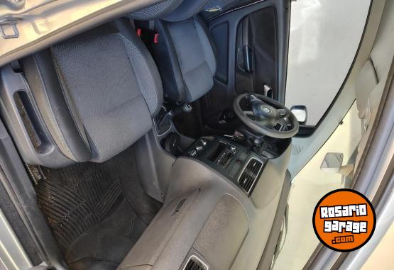 Autos - Volkswagen Suran Confortline 2011 Nafta 200000Km - En Venta
