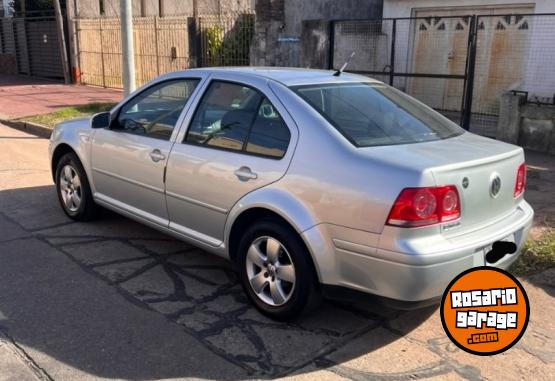 Autos - Volkswagen BORA 2.0 TRENDLINE 2011 GNC 160000Km - En Venta