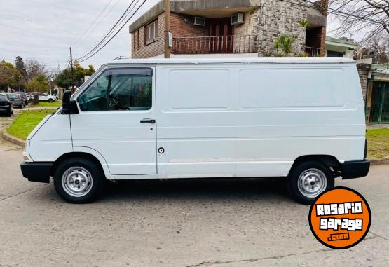 Utilitarios - Renault Trafic 2002 Diesel 500000Km - En Venta