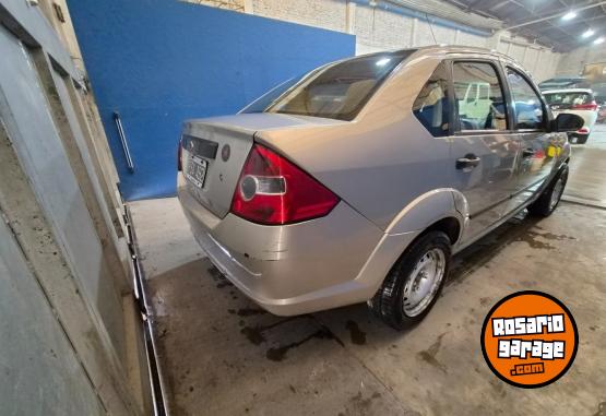 Autos - Ford Fiesta max 2006 GNC 230000Km - En Venta
