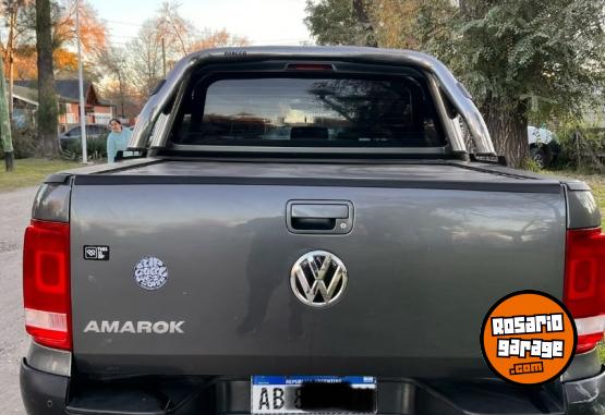 Camionetas - Volkswagen AMAROK COMFORTLINE AUT4X2 2017 Diesel 144000Km - En Venta