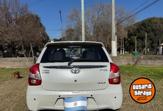 Autos - Toyota Etios 2017 Nafta 134000Km - En Venta