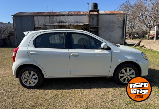 Autos - Toyota Etios 2017 Nafta 134000Km - En Venta
