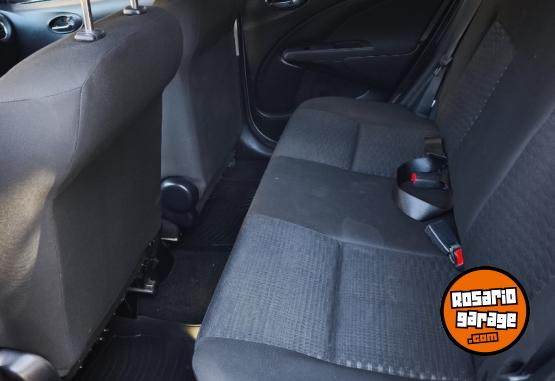 Autos - Toyota Etios XLS 2015 Nafta 71110Km - En Venta