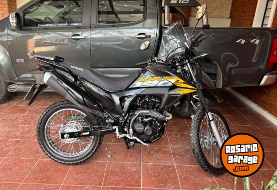 Motos - Honda Xr190 2024 Nafta 9000Km - En Venta