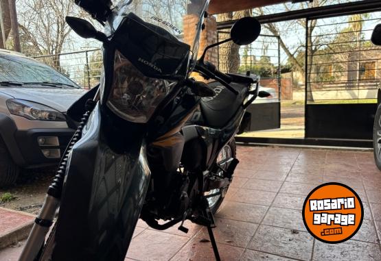 Motos - Honda Xr190 2024 Nafta 9000Km - En Venta