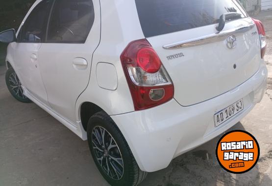 Autos - Toyota Etios 2018 Nafta 130000Km - En Venta