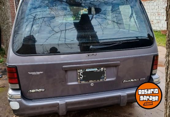 Camionetas - Dodge Caravan 1993 GNC 200000Km - En Venta