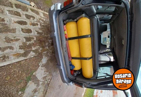 Camionetas - Dodge Caravan 1993 GNC 200000Km - En Venta