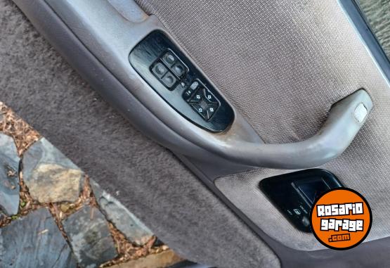 Camionetas - Dodge Caravan 1993 GNC 200000Km - En Venta