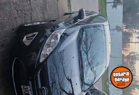 Autos - Ford Fiesta kinetic 2011 Nafta 130000Km - En Venta