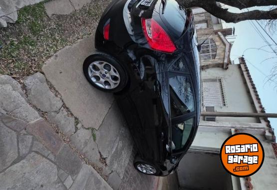 Autos - Ford Fiesta kinetic 2011 Nafta 130000Km - En Venta