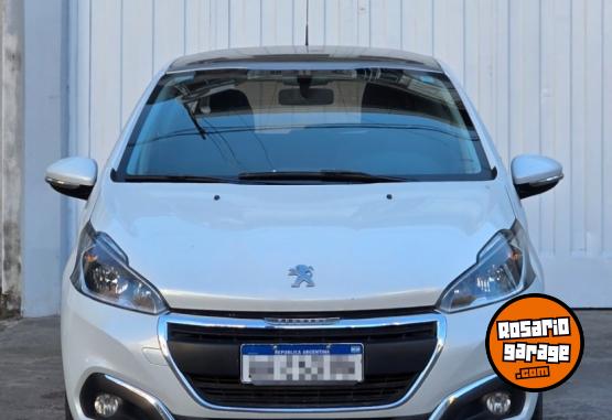 Autos - Peugeot 208 2017 Nafta 68000Km - En Venta