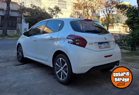 Autos - Peugeot 208 2017 Nafta 68000Km - En Venta