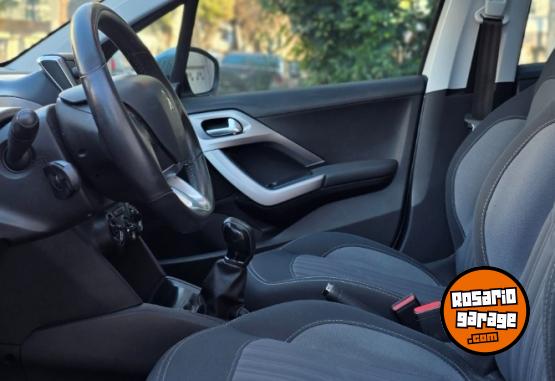 Autos - Peugeot 208 2017 Nafta 68000Km - En Venta