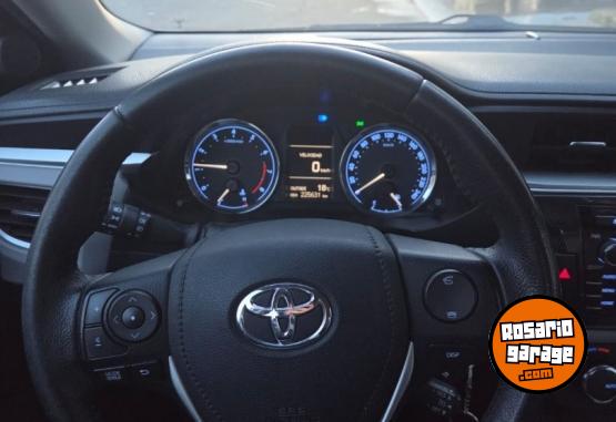 Autos - Toyota XEI PACK 2016 Nafta 225000Km - En Venta