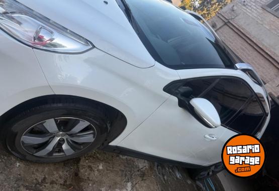 Autos - Peugeot 2008 Feline 2017 Nafta 140000Km - En Venta