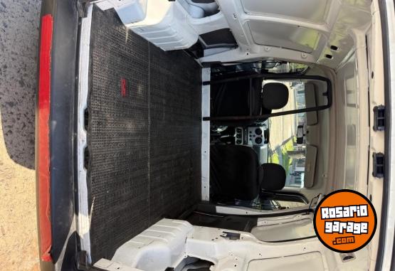 Utilitarios - Peugeot Partner confort furgón 2021 Diesel 80000Km - En Venta