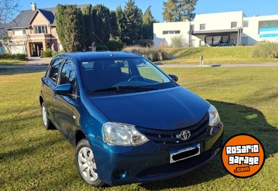 Autos - Toyota Etios XS 2016 Nafta 94000Km - En Venta