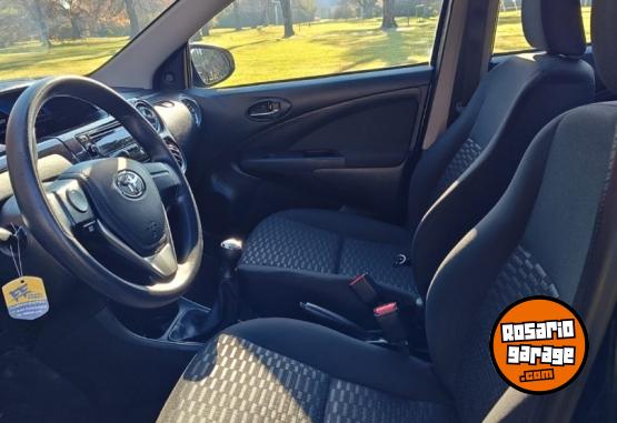 Autos - Toyota Etios XS 2016 Nafta 94000Km - En Venta