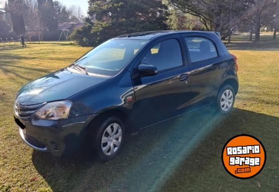 Autos - Toyota Etios XS 2016 Nafta 94000Km - En Venta