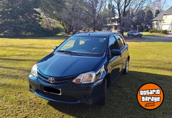 Autos - Toyota Etios XS 2016 Nafta 94000Km - En Venta