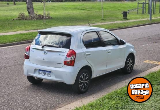 Autos - Toyota Etios 2017 Nafta 65000Km - En Venta
