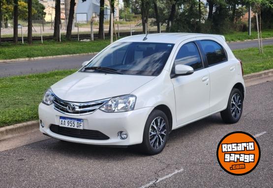 Autos - Toyota Etios 2017 Nafta 65000Km - En Venta