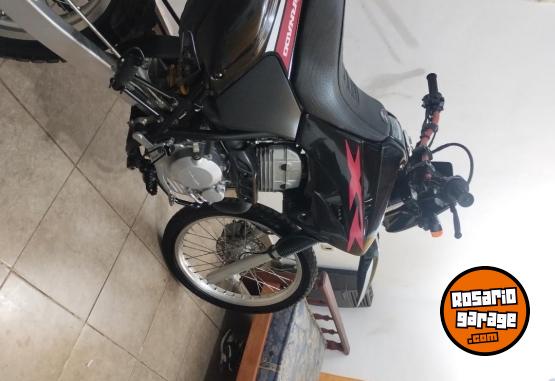 Motos - Honda XR tornado 250 2022 Nafta 29303Km - En Venta