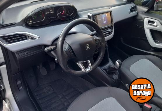 Autos - Peugeot 208 2013 Nafta 123Km - En Venta