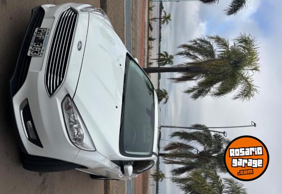 Autos - Ford Focus 2.0 se plus 2015 Nafta 128000Km - En Venta