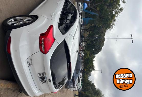 Autos - Ford Focus 2.0 se plus 2015 Nafta 128000Km - En Venta