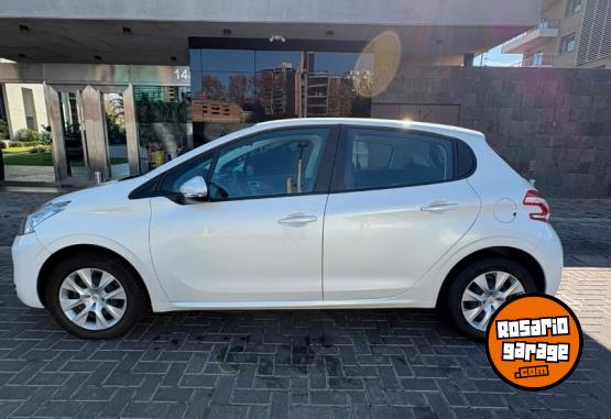 Autos - Peugeot 208 active 2014 Nafta 48000Km - En Venta
