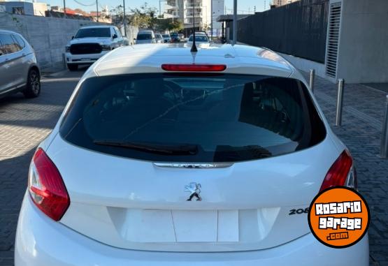 Autos - Peugeot 208 active 2014 Nafta 48000Km - En Venta