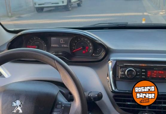 Autos - Peugeot 208 active 2014 Nafta 48000Km - En Venta