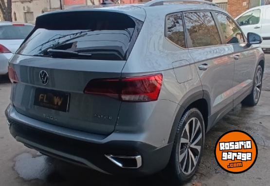 Autos - Volkswagen Taos Highline 2023 Nafta 32000Km - En Venta