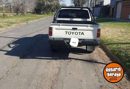 Camionetas - Toyota Hilux 1999 Diesel 570000Km - En Venta