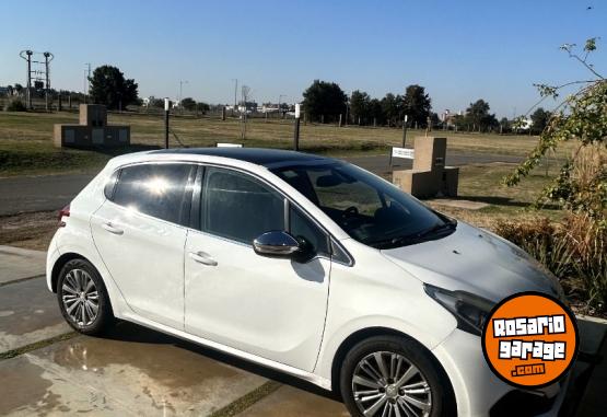 Autos - Peugeot 208 HDI 1.4 Diesel 2016 Diesel 160000Km - En Venta