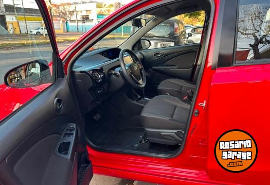 Autos - Toyota ETIOS XLS 2019 Nafta 143000Km - En Venta