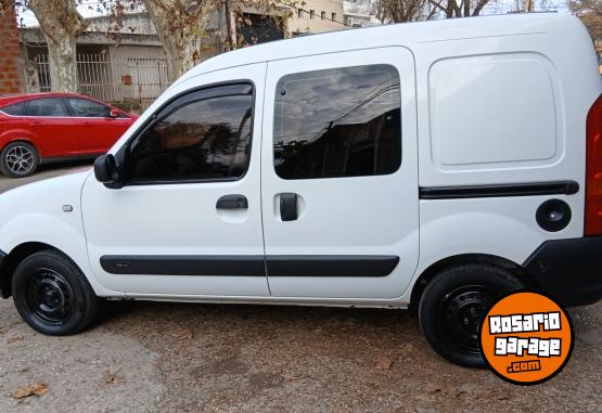 Utilitarios - Renault Kangoo confort 1.6 5as 2017 GNC 138000Km - En Venta