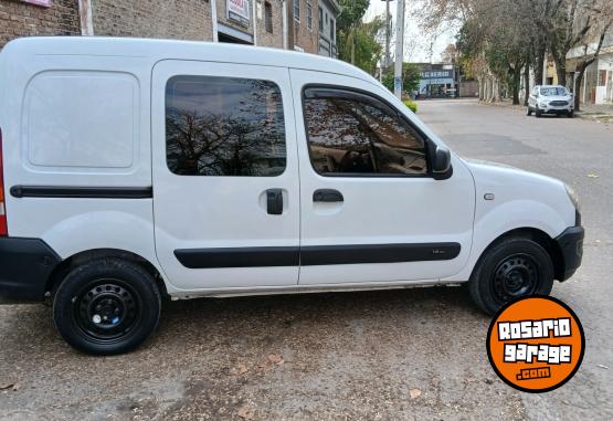 Utilitarios - Renault Kangoo confort 1.6 5as 2017 GNC 138000Km - En Venta
