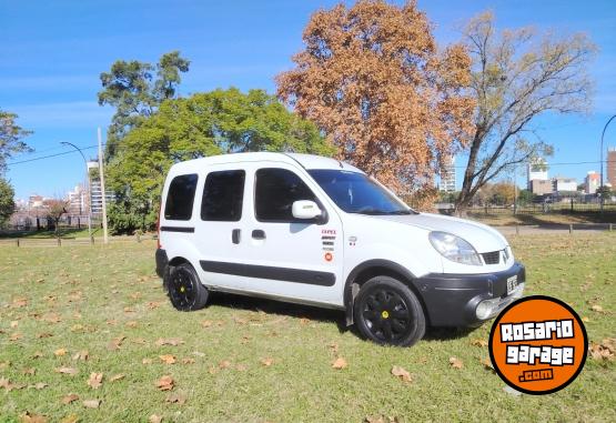 Utilitarios - Renault Kangoo autentique plus 2011 Nafta 140000Km - En Venta