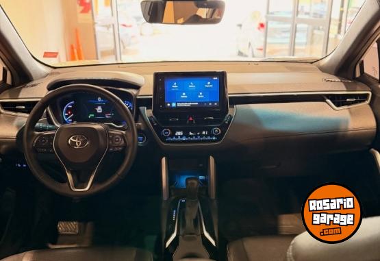 Autos - Toyota Corolla Cross SEG HEV 2022 Electrico / Hibrido 43000Km - En Venta
