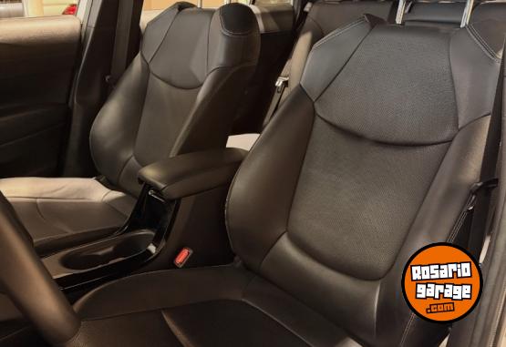 Autos - Toyota Corolla Cross SEG HEV 2022 Electrico / Hibrido 43000Km - En Venta