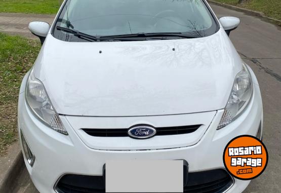 Autos - Ford Fiesta Kinetic 2012 Nafta 132000Km - En Venta
