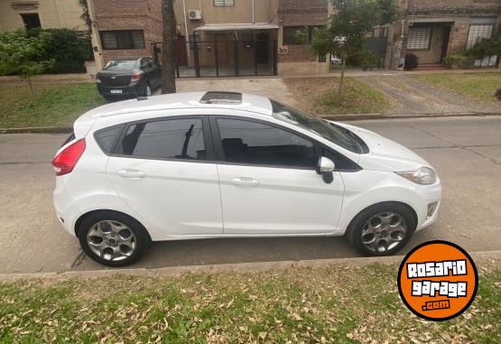 Autos - Ford Fiesta Kinetic 2012 Nafta 132000Km - En Venta