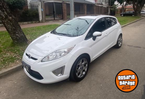 Autos - Ford Fiesta Kinetic 2012 Nafta 132000Km - En Venta