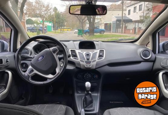 Autos - Ford Fiesta Kinetic 2012 Nafta 132000Km - En Venta