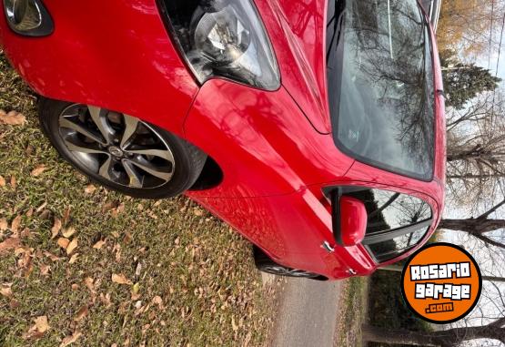 Autos - Nissan March advance media tech 2017 Nafta 95600Km - En Venta