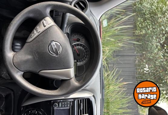 Autos - Nissan March advance media tech 2017 Nafta 95600Km - En Venta